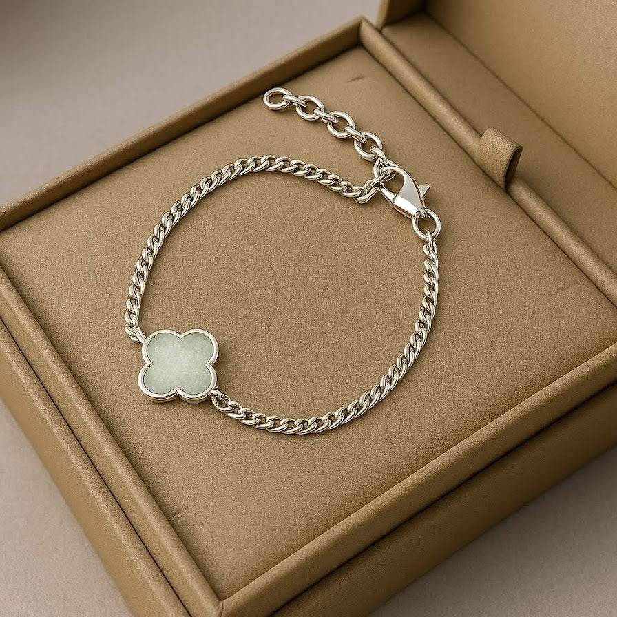 The Classic Clover adjustable Bracelet