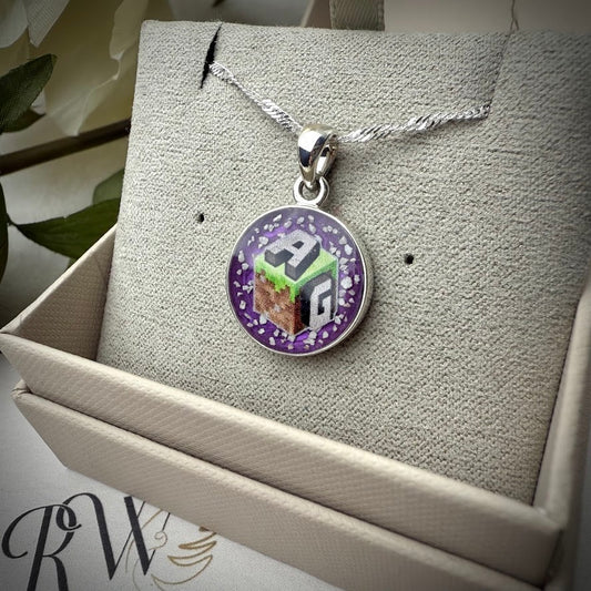 Simple Round Pendant