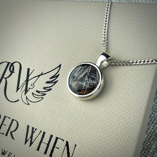 The Luna Pendant