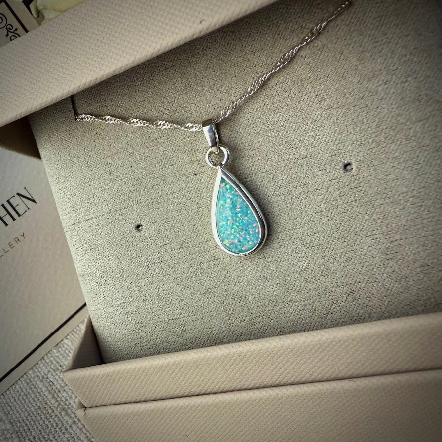 The Classic Teardrop Pendant