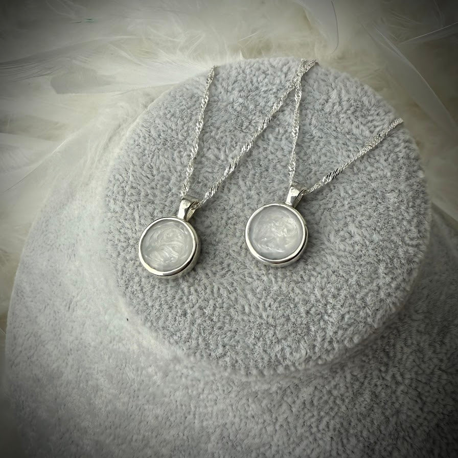 The Luna Pendant