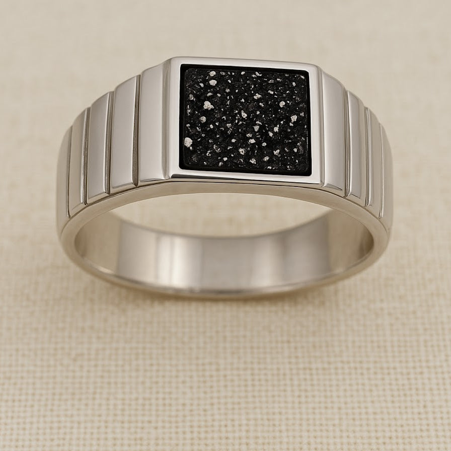 Square decorative Signet Ring