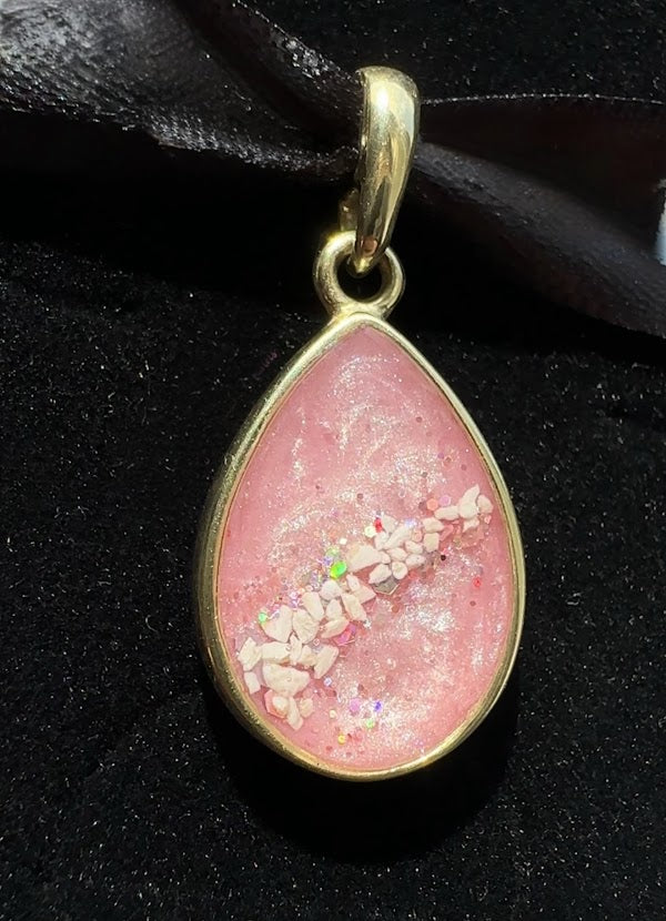 9ct Yellow Gold Teardrop Pendant