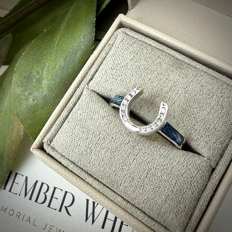 .925 Sterling Silver Horse Shoe Crystal Ring