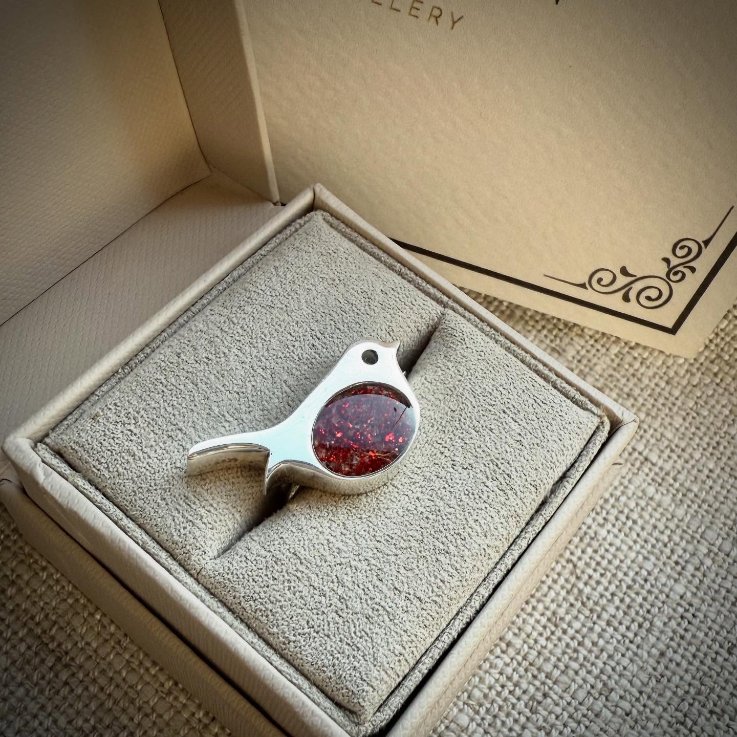 Classic Robin Brooch