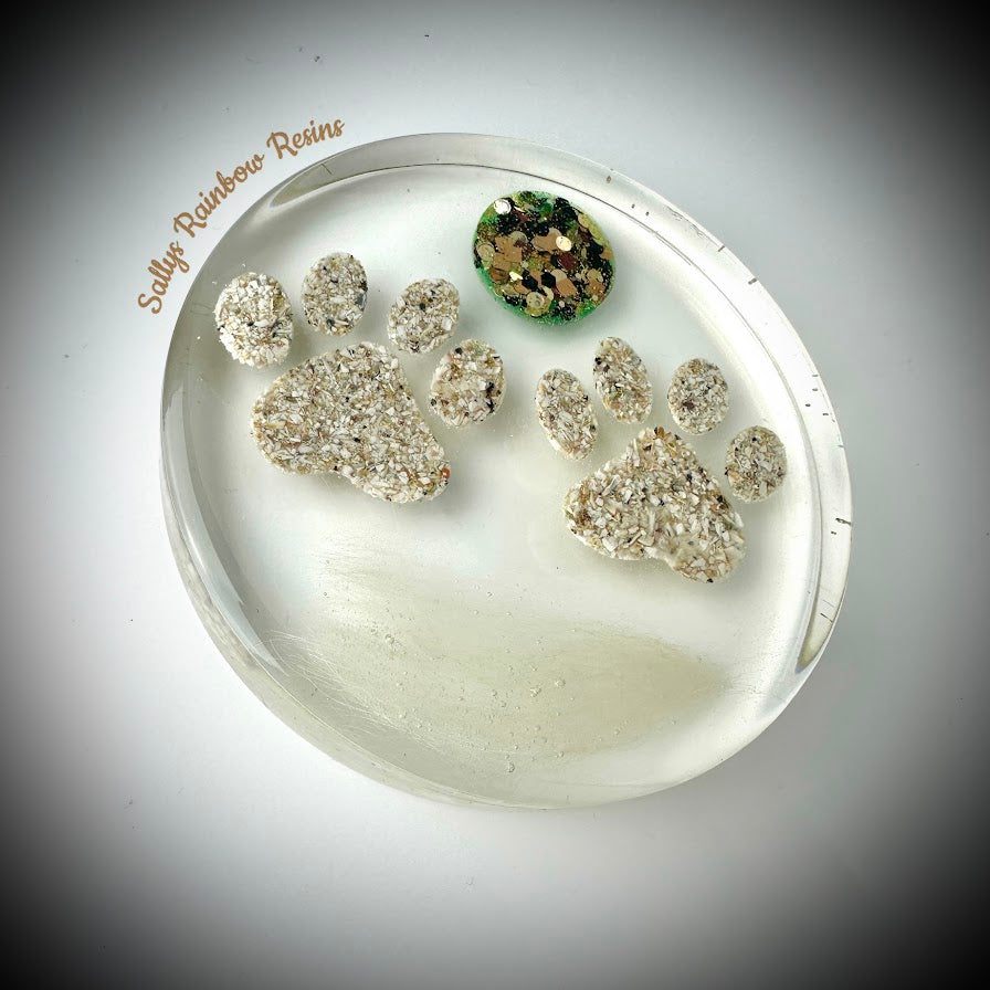 Round paperweight