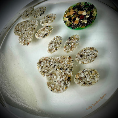 Round paperweight
