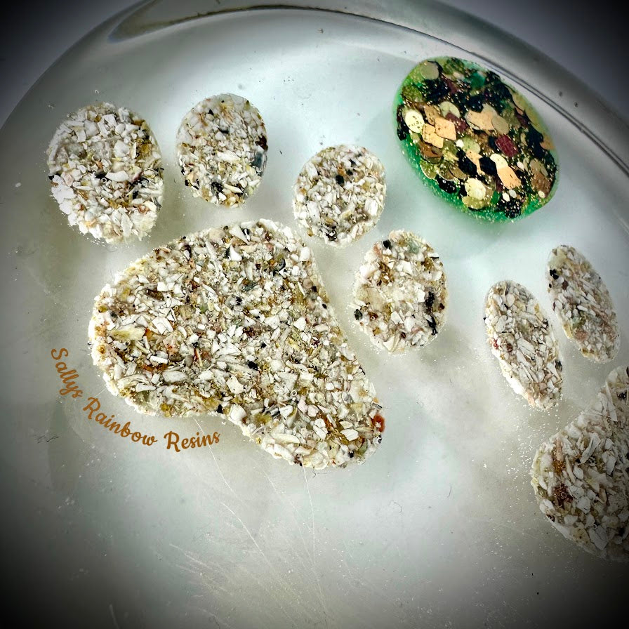 Round paperweight