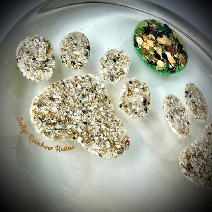 Round paperweight