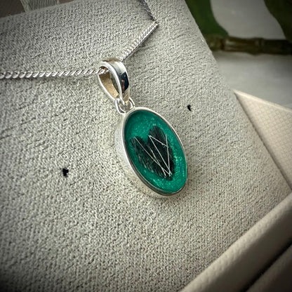 The Simple Oval Pendant