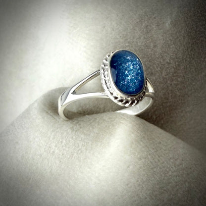 Rope Edged Oval Ring