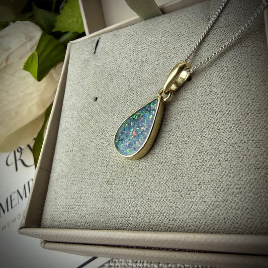 9ct Yellow Gold Petite Teardrop Pendant