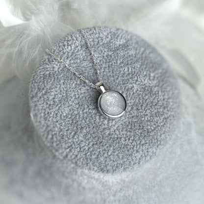 The Luna Pendant