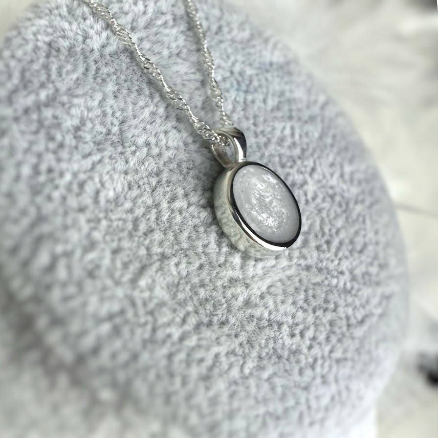 The Luna Pendant