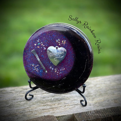 Round paperweight