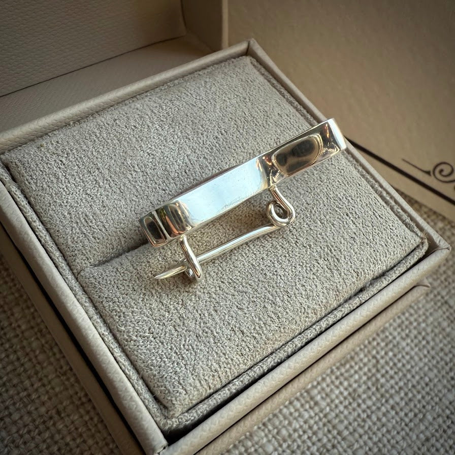 Classic Robin Brooch