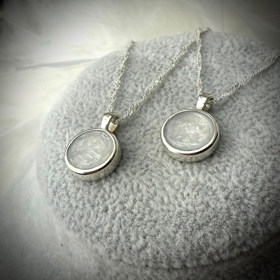 The Luna Pendant