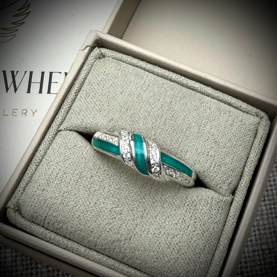 The Everlasting Love Knot Ring