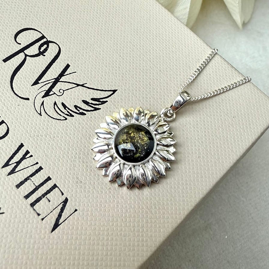Daisy Pendant