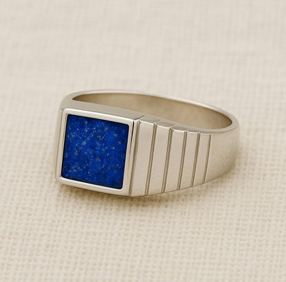 Square decorative Signet Ring