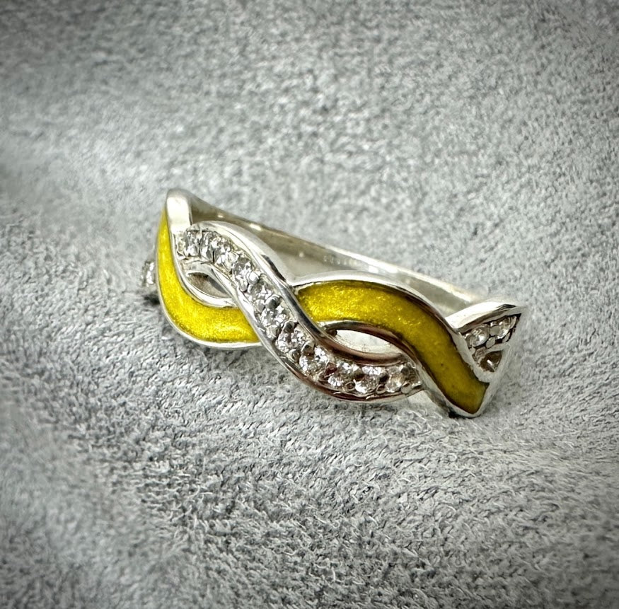 Entwined Love .925 Silver Ring