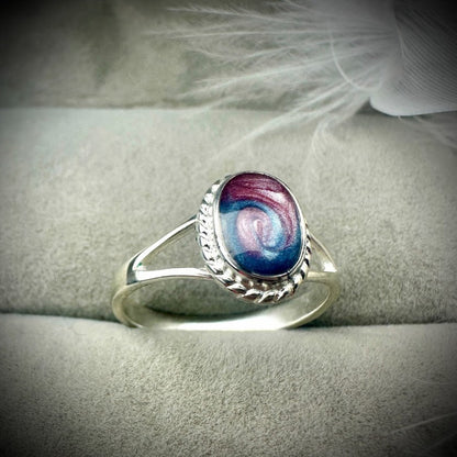 Rope Edged Oval Ring