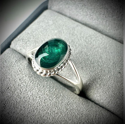 Rope Edged Oval Ring