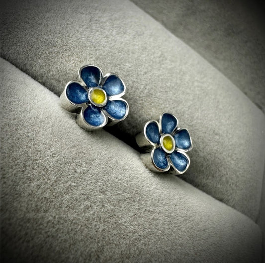 Forget Me Not / Flower Stud Earrings