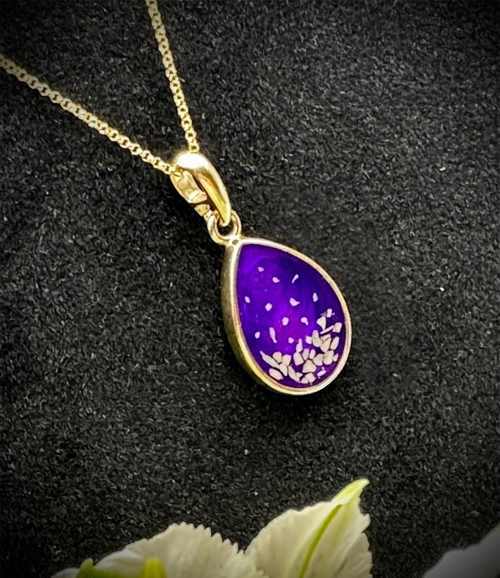 9ct Yellow Gold Teardrop Pendant