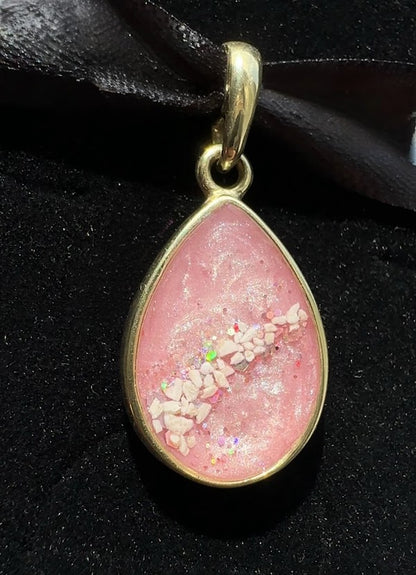 9ct Yellow Gold Teardrop Pendant