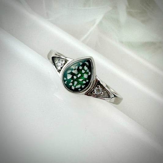 9ct Gold CZ Teardrop Ring
