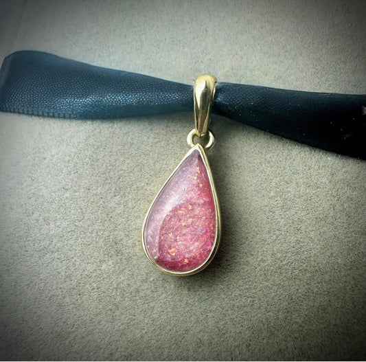 9ct Yellow Gold Petite Teardrop Pendant