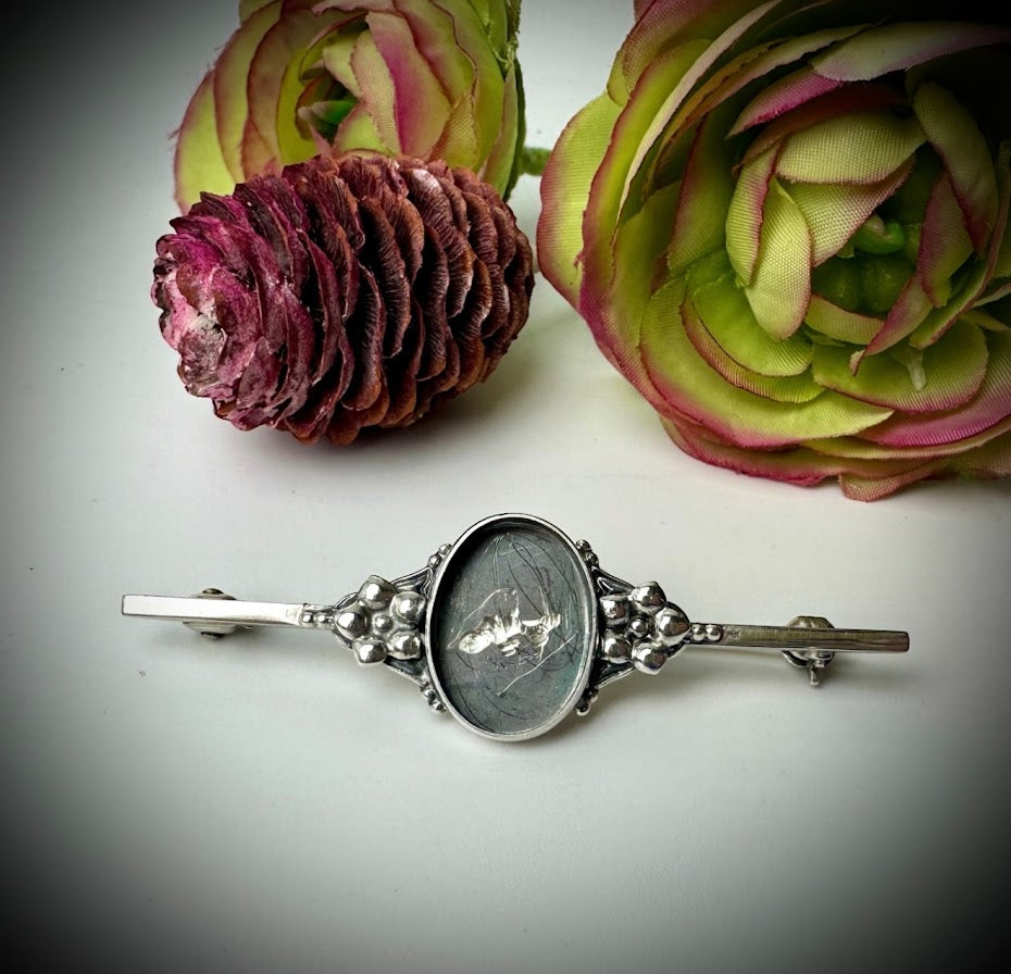 Vintage Flower oval Brooch / Pin