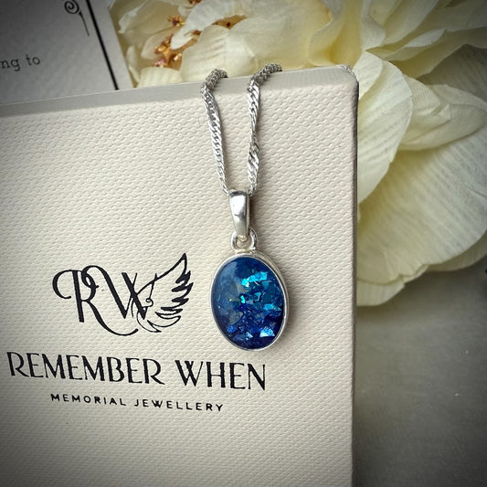 The Classic Oval Pendant