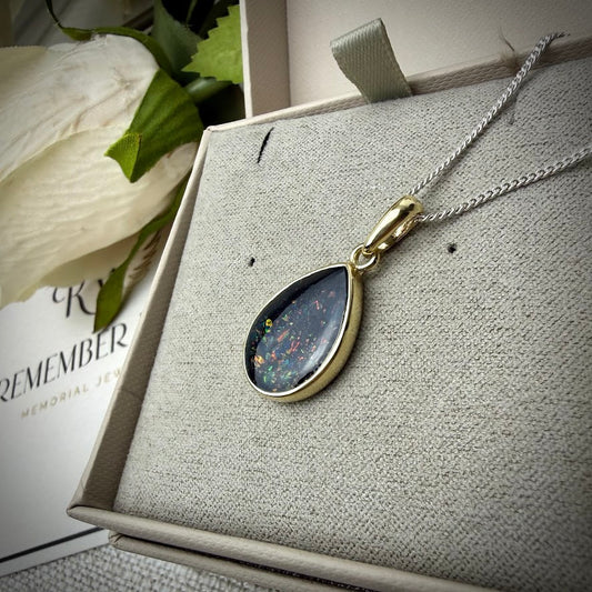 9ct Yellow Gold Teardrop Pendant