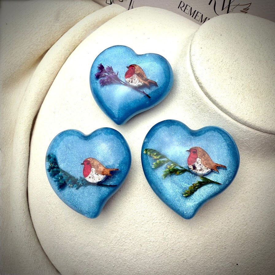 Wavy Heart Robin Pebble